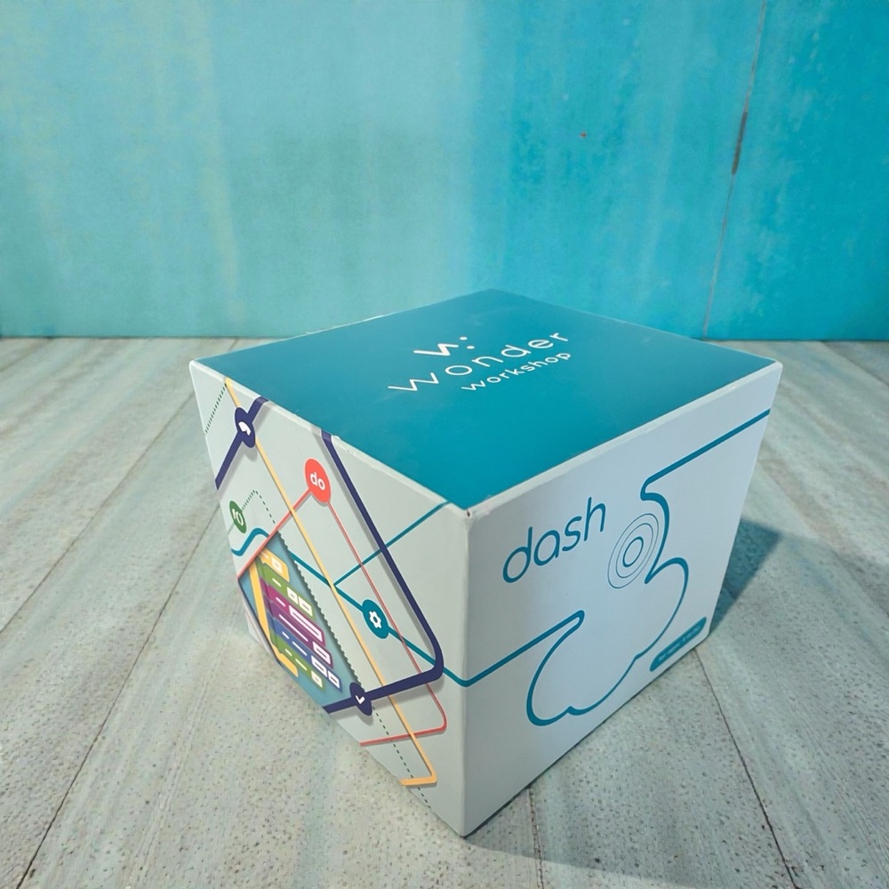 DASH Interactive Blue Robot Toy - Picture 5 of 12